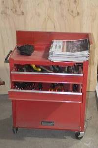 lot 97 image: EXCEL ROOLING TOOLBOX WITH CONTENTS