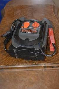 lot 89 image: BLACK  DECKER 600 Amp JUMP STARTER