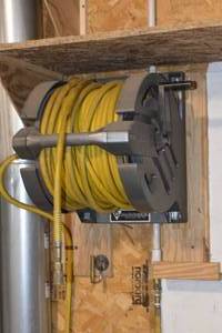 lot 72 image: AIR LINE ON RETRACABLE REEL