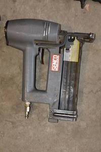 lot 67 image: SENCO PNEUMATIC STAPLER