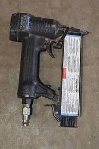 lot 63 image: CAMPBELL HAUSFELD PROFESSIONAL PNEUMATIC NAIL GUN