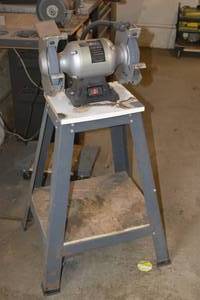 lot 29 image: WILTON 8 BENCH GRINDER & STAND