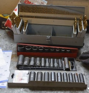 lot 47 image: ASSORTED SOCKETS AND DRILL BITS IN CASES