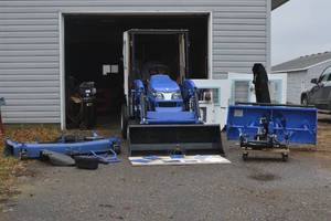 lot 1 image: 2019 NEW HOLLAND WORKMASTER 25S DIESEL COMPACT TRACTOR & ATTACHMENTS