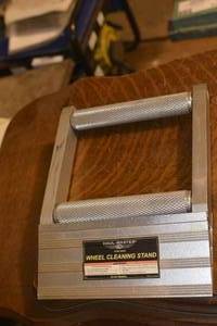 lot 165 image: HAUL-MASTER WHEEL CLEANING STAND