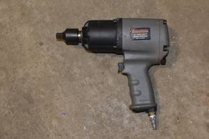 lot 170 image: CENTRAL PNEUMATIC PROFESSIONAL 34 HEAVY DUTY IMPACT WRENCH
