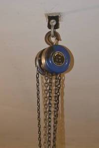 lot 179 image: 1 TON CHAIN HOIST
