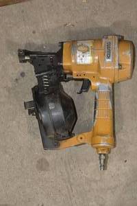 lot 289 image: BOSTITCH N12 COIL NAILER