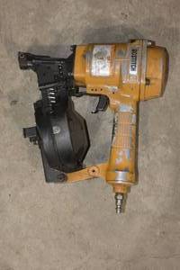 lot 291 image: BOSTITCH N12 COIL NAILER