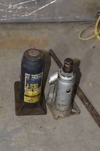 lot 294 image: BOTTLEJACKS