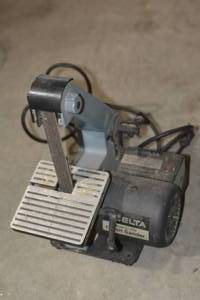 lot 295 image: DELTA 1 BELT SANDER