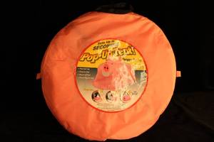 lot 67 image: Pop-Up Pink Pig Tent with Carrying Case