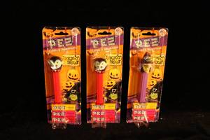 lot 79 image: Halloween Pez Dispensers