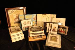 lot 83 image: Family Picture Frame Lot