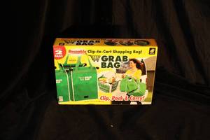 lot 88 image: Reusable Grab Bag - Clip to Cart Shopping Bag - New in Box