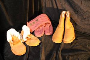 lot 121 image: Purple Ugg Boots, Winter Boots, Moccasins