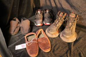lot 133 image: MenBoys Sneakers and Slippers