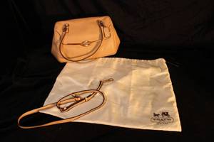 lot 147 image: Coach Purse