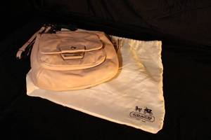 lot 148 image: Coach Bag