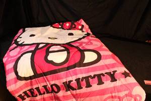lot 149 image: Reversible Hello Kitty Comforter