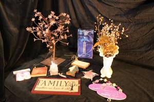 lot 186 image: Assorted Decoration Lot Plug in Tree, Pictures, Dolphin Chime