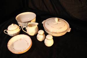 lot 198 image: Mikasa Dish Set - New in Boxes