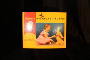 lot 205 image: Brownie Starflash Outfit Camera