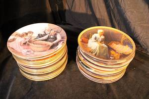 lot 207 image: Set of 30 Vintage Norman Rockwell Plates