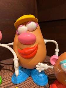 lot 225 image: Mr. & Mrs. Potato Head, Kid and Friend