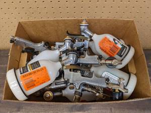 lot 162 image: Box of Various Husky Spray Guns