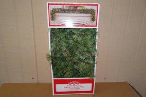 lot 231 image: 9 ft Pre-Lit Liberty Garland -Clear Lights