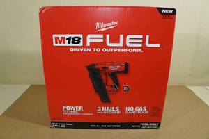 lot 3 image: Milwaukee M18 Fuel 21 Cordless Framing Nailer -Tool Only
