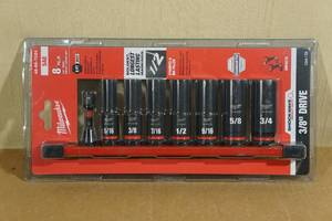 lot 20 image: Milwaukee 8 Piece 38 Drive Deep Impact Socket Set - SAE