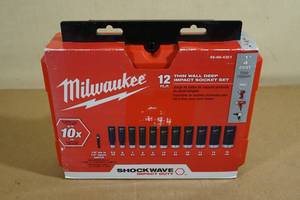 lot 29 image: Milwaukee 12 Piece Thin Wall Deep Impact Socket Set - Metric