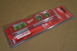 lot 32 image: Milwaukee Billet Torpedo Level