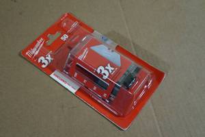 lot 35 image: 50 Milwaukee Carton Utility Blades