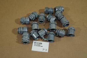 lot 95 image: 17- 12 Die Cast Zinc Uninsulated Set Screw Connectors