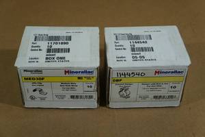 lot 97 image: 10 Jiffy Clips with 10 Conduit Hangers - 12 EMT