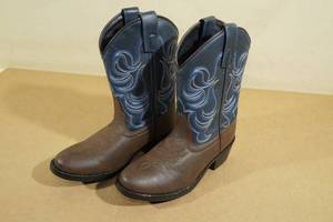 lot 147 image: Smoky Mountain Kids Cowboy Boots - Childrens 1