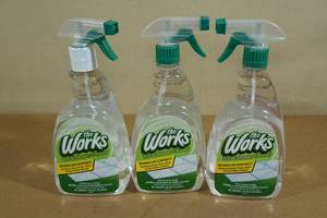 lot 160 image: The Works Tub and Shower Cleaner