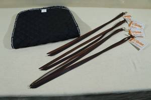 lot 171 image: Cashel Leather Saddle Clip and Dee String Sets, ClassicEquine Quilted Standing Wrap