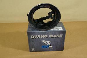 lot 178 image: IST Proline Diving Mask