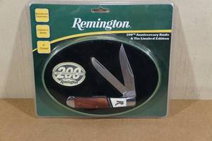 lot 258 image: Remington 200th Anniversary Knife with Tin