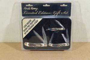 lot 262 image: Schrade Uncle Henry Limited Edition 3 Knife Gift Set in Tin