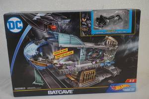 Hot Wheels Batcave play set