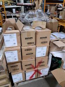 lot 74 image: Lot of (1 Pallet) Lighting Fixtures