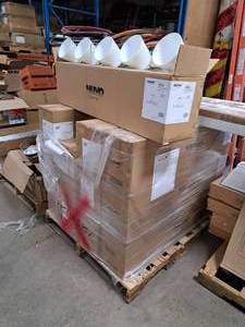 lot 82 image: Lot of (17) Light Fixtures