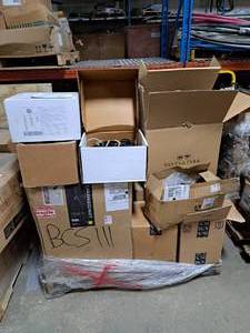 lot 85 image: Lot of (1 Pallet) Lighting and Accessories