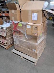 lot 89 image: Lot of (1 Pallet) Light Fixtures