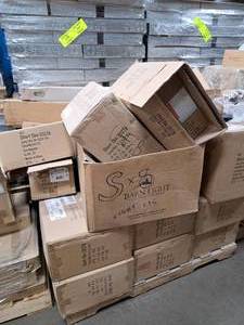 lot 102 image: Lot of (1 Pallet) Misc. Light Fixtures